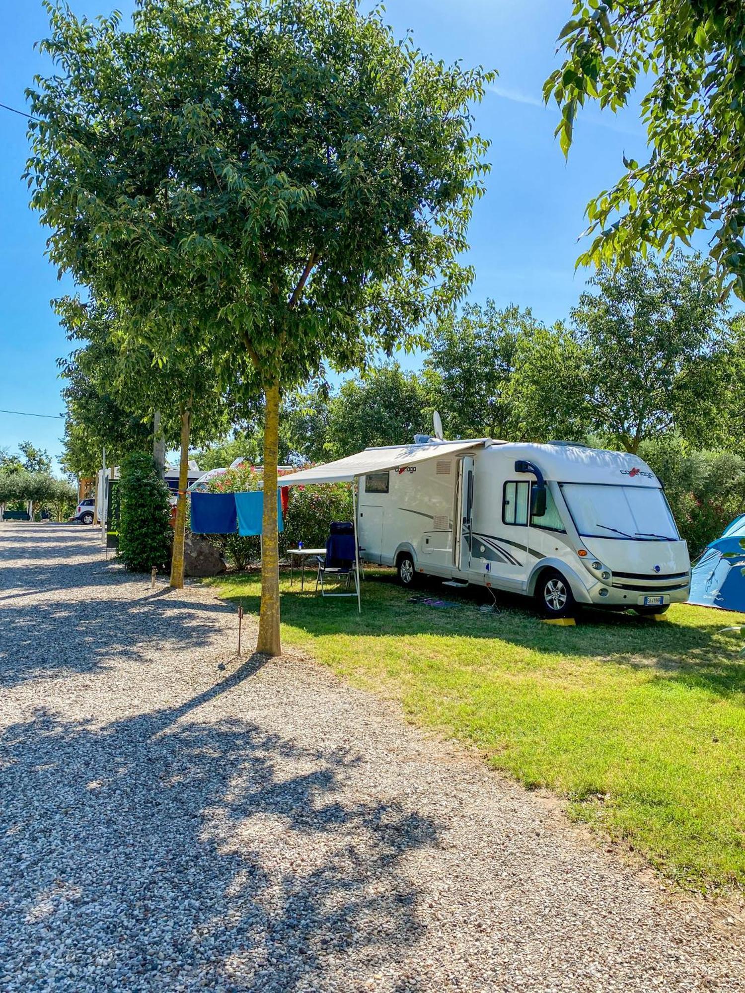 Seregnér Agricamping - Adults Only 18 - solo piazzole libere per camper, tende e roulotte Monzambano Exterior foto